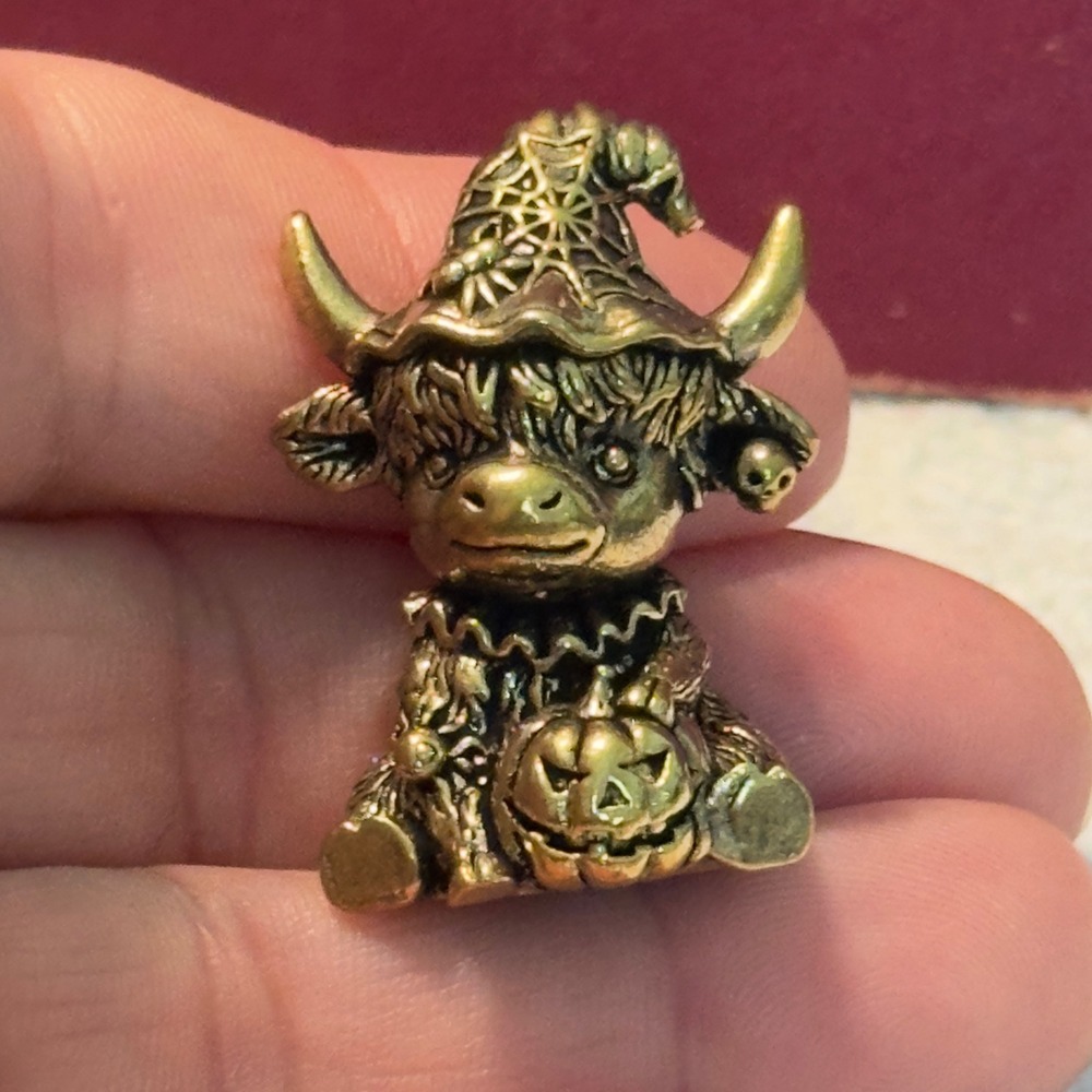 BG11 Highland Cow Figurin Brass Gold Halloween Witch Pumpkin Miniature Whimsical